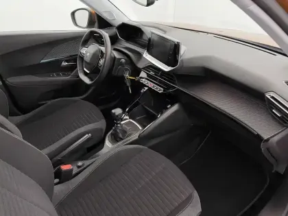 Photo 166 Peugeot 2008  PureTech 100 S&S BVM6