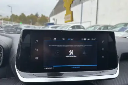 Photo 22 Peugeot 2008  PureTech 100 S&S BVM6