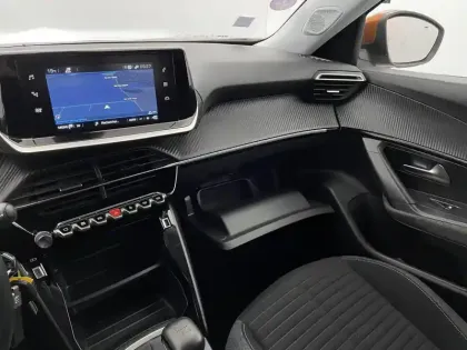 Photo 170 Peugeot 2008  PureTech 100 S&S BVM6