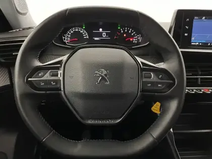 Photo 161 Peugeot 2008  PureTech 100 S&S BVM6