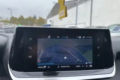 Photo 21 Peugeot 2008  PureTech 100 S&S BVM6