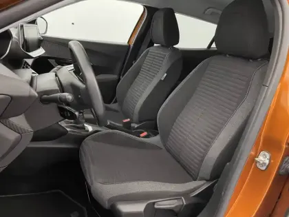 Photo 38 Peugeot 2008  PureTech 100 S&S BVM6