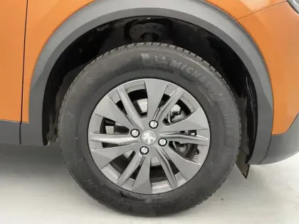 Photo 42 Peugeot 2008  PureTech 100 S&S BVM6