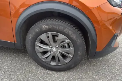 Photo 12 Peugeot 2008  PureTech 100 S&S BVM6