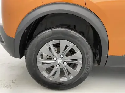 Photo 43 Peugeot 2008  PureTech 100 S&S BVM6