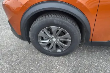 Photo 11 Peugeot 2008  PureTech 100 S&S BVM6