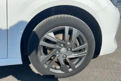 Photo 14 Peugeot 208  PureTech 100 S&S BVM6