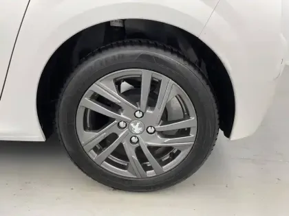 Photo 33 Peugeot 208  PureTech 100 S&S BVM6