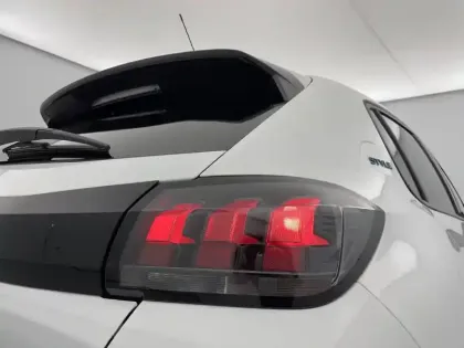 Photo 42 Peugeot 208  PureTech 100 S&S BVM6