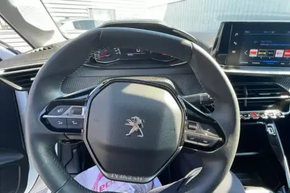Photo 17 Peugeot 208  PureTech 100 S&S BVM6