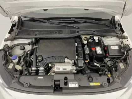 Photo 38 Peugeot 208  PureTech 100 S&S BVM6