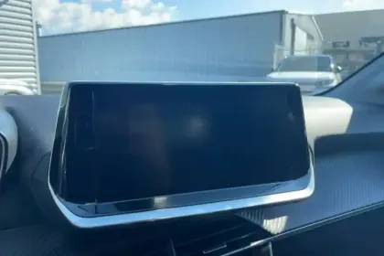 Photo 15 Peugeot 208  PureTech 100 S&S BVM6