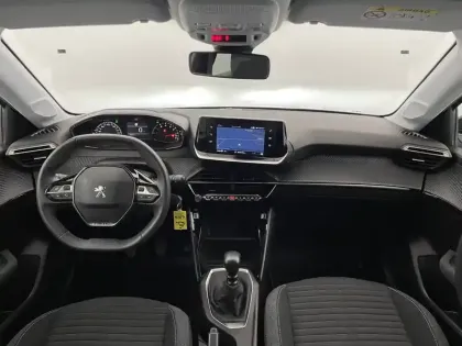 Photo 47 Peugeot 208  PureTech 100 S&S BVM6