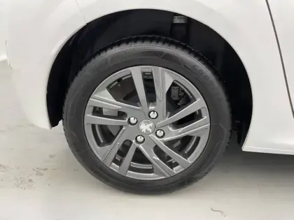 Photo 36 Peugeot 208  PureTech 100 S&S BVM6