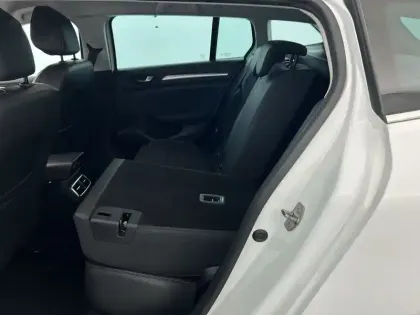 Photo 19 Renault Megane  IV Estate Blue dCi 115 EDC