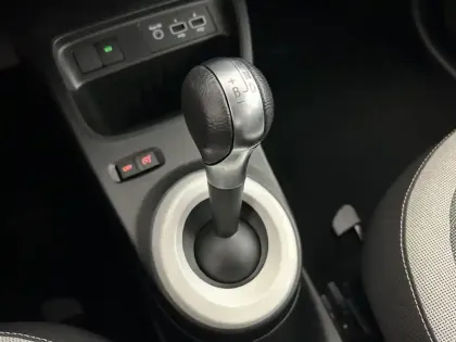 Photo 14 Renault Twingo  III E-Tech