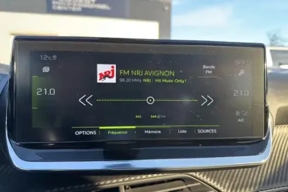 Photo 73 Peugeot 2008  PureTech 130 S&S EAT8