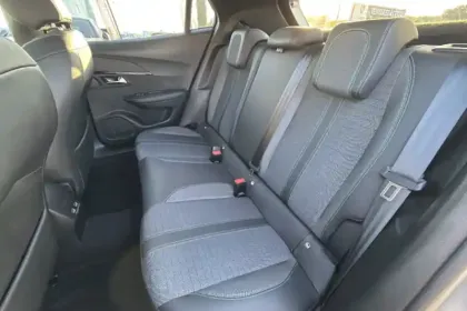 Photo 38 Peugeot 2008  PureTech 130 S&S EAT8