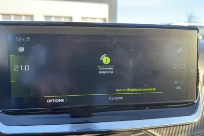 Photo 70 Peugeot 2008  PureTech 130 S&S EAT8