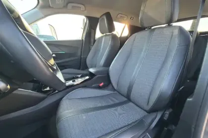 Photo 66 Peugeot 2008  PureTech 130 S&S EAT8