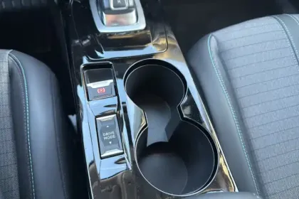 Photo 17 Peugeot 2008  PureTech 130 S&S EAT8