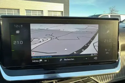 Photo 11 Peugeot 2008  PureTech 130 S&S EAT8