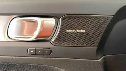 Photo 16 Volvo Xc40  B4 197 ch DCT7