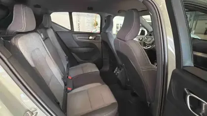 Photo 23 Volvo Xc40  B4 197 ch DCT7