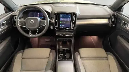 Photo 21 Volvo Xc40  B4 197 ch DCT7