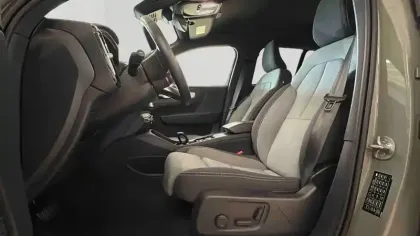 Photo 11 Volvo Xc40  B4 197 ch DCT7