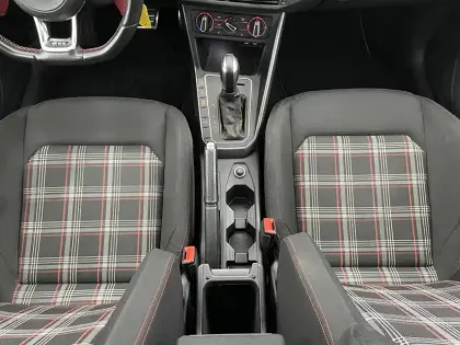 Photo 24 Volkswagen Polo  2.0 TSI 200 S&S DSG6