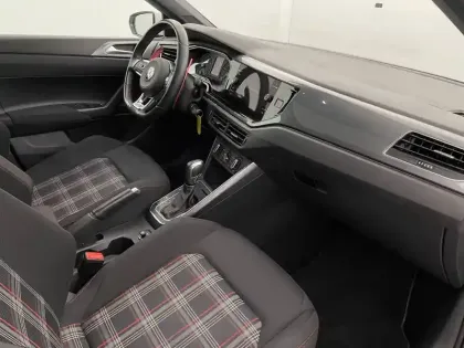 Photo 28 Volkswagen Polo  2.0 TSI 200 S&S DSG6