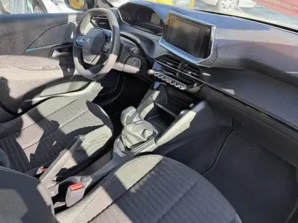 Photo 45 Peugeot 208  PureTech 75 S&S BVM5