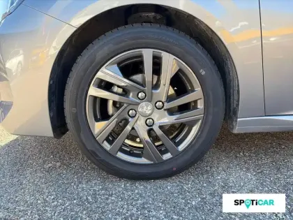 Photo 20 Peugeot 208  PureTech 75 S&S BVM5