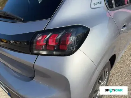 Photo 22 Peugeot 208  PureTech 75 S&S BVM5