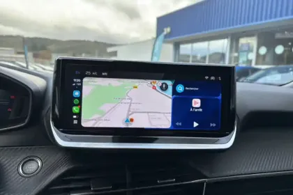 Photo 15 Peugeot 2008  Hybrid 136 e-DCS6