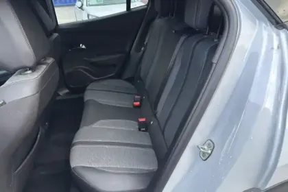 Photo 10 Peugeot 2008  Hybrid 136 e-DCS6