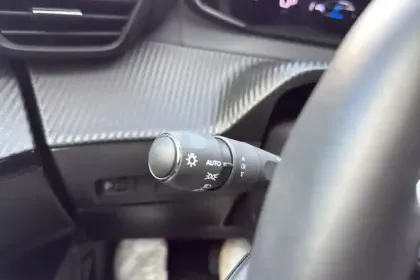 Photo 22 Peugeot 2008  Hybrid 136 e-DCS6