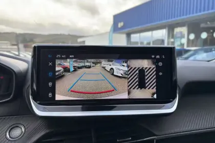 Photo 18 Peugeot 2008  Hybrid 136 e-DCS6