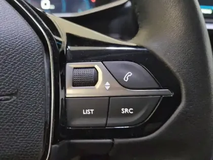 Photo 27 Peugeot 208  PureTech 100 S&S BVM6