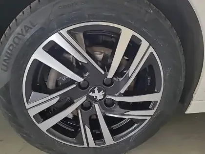 Photo 12 Peugeot 208  PureTech 100 S&S BVM6