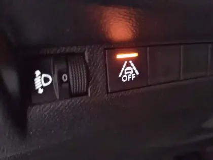 Photo 28 Peugeot 208  PureTech 100 S&S BVM6