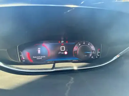 Photo 9 Peugeot 3008  Puretech 130ch S&S EAT8