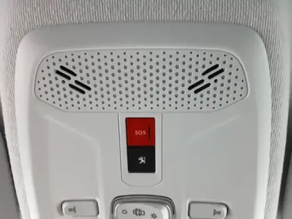 Photo 23 Peugeot 208  Electrique 50 kWh 136ch