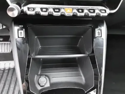 Photo 22 Peugeot 208  Electrique 50 kWh 136ch