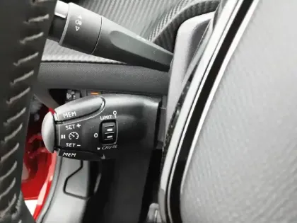 Photo 18 Peugeot 208  Electrique 50 kWh 136ch