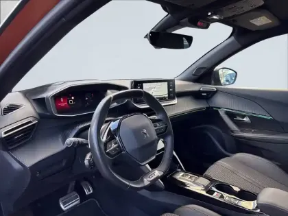 Photo 7 Peugeot 2008  BlueHDi 130 S&S EAT8