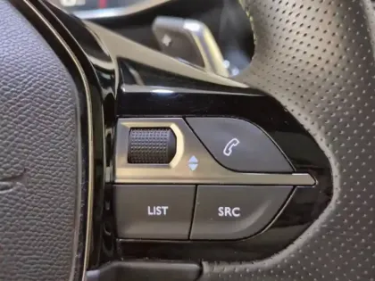 Photo 48 Peugeot 2008  BlueHDi 130 S&S EAT8