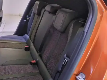 Photo 31 Peugeot 2008  BlueHDi 130 S&S EAT8