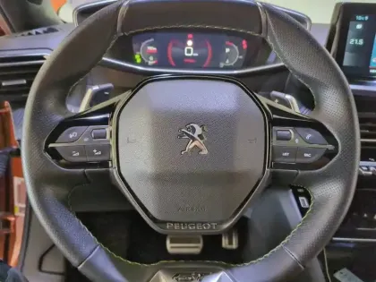 Photo 28 Peugeot 2008  BlueHDi 130 S&S EAT8